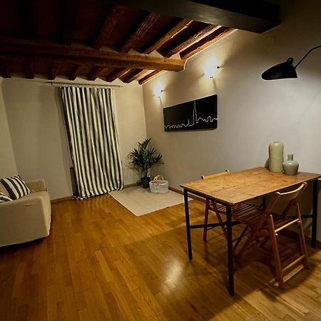 Maison Vert Appartamento In Centro Storico A Modena Exterior foto
