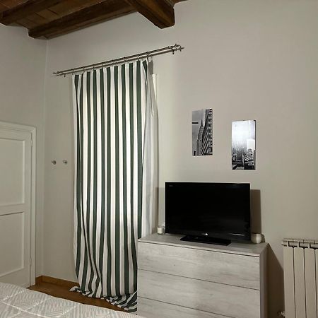 Maison Vert Appartamento In Centro Storico A Modena Exterior foto